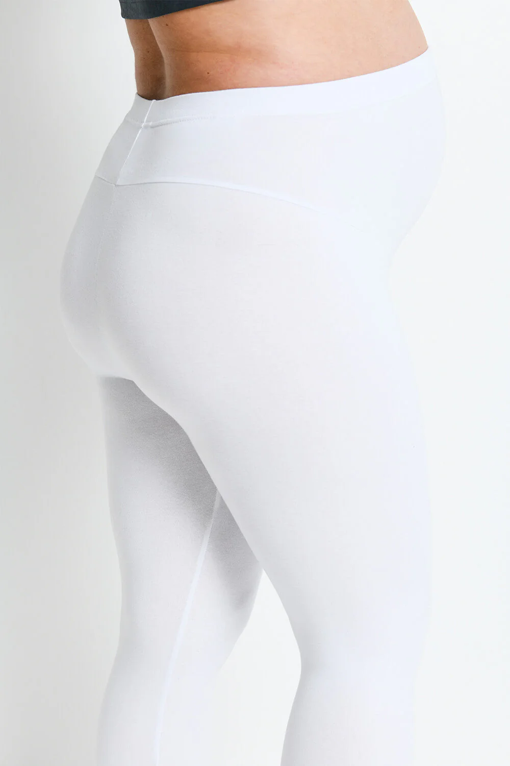 Maternity Everyday Cropped Leggings - White - Image 4