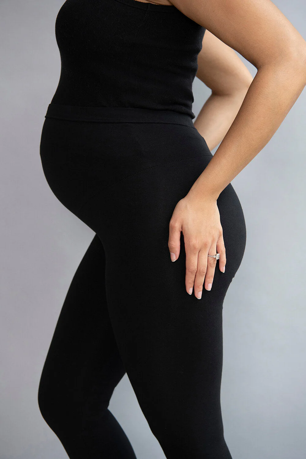 Maternity Everyday Leggings - Black - Image 4