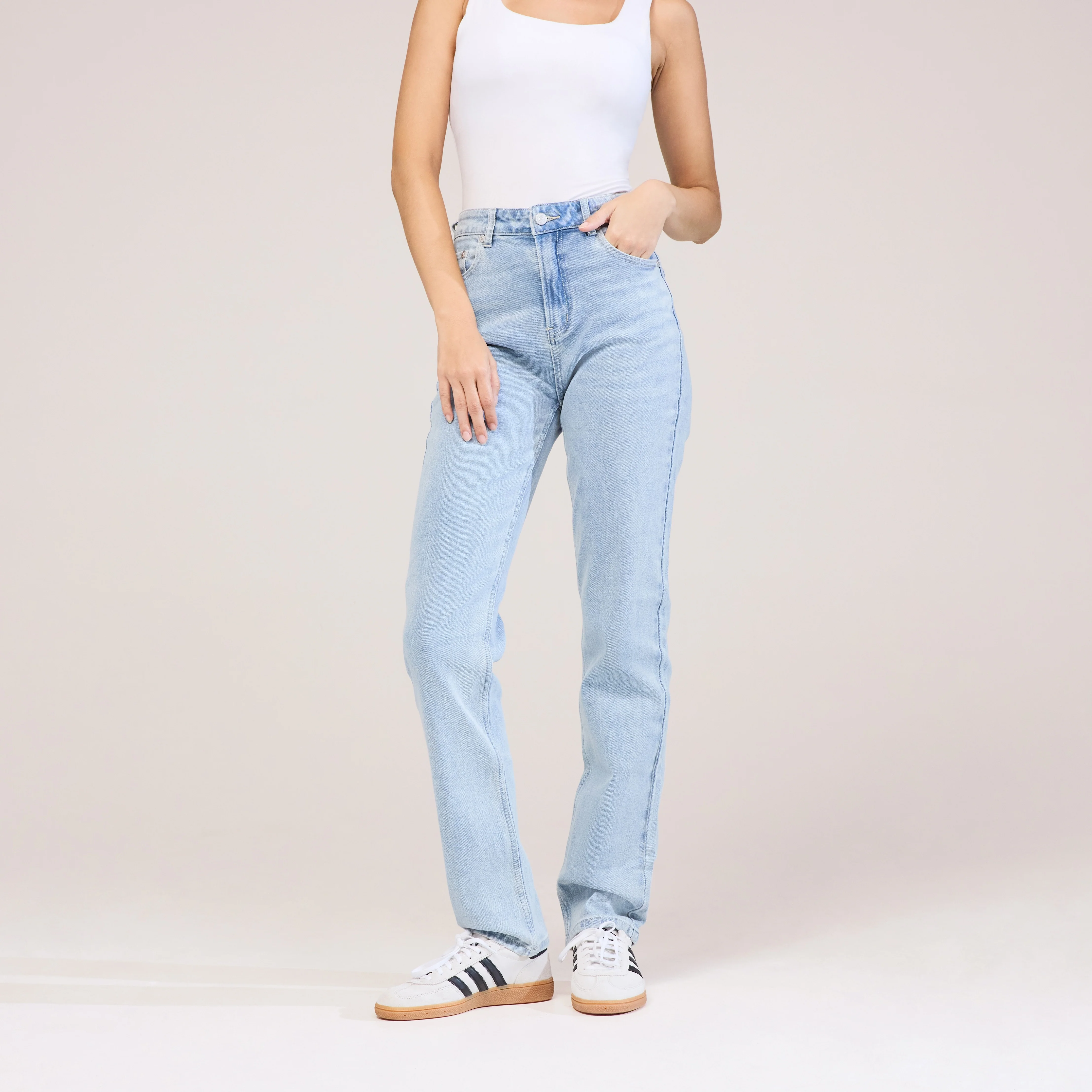 Straight Jeans - Light Bleach - Image 5